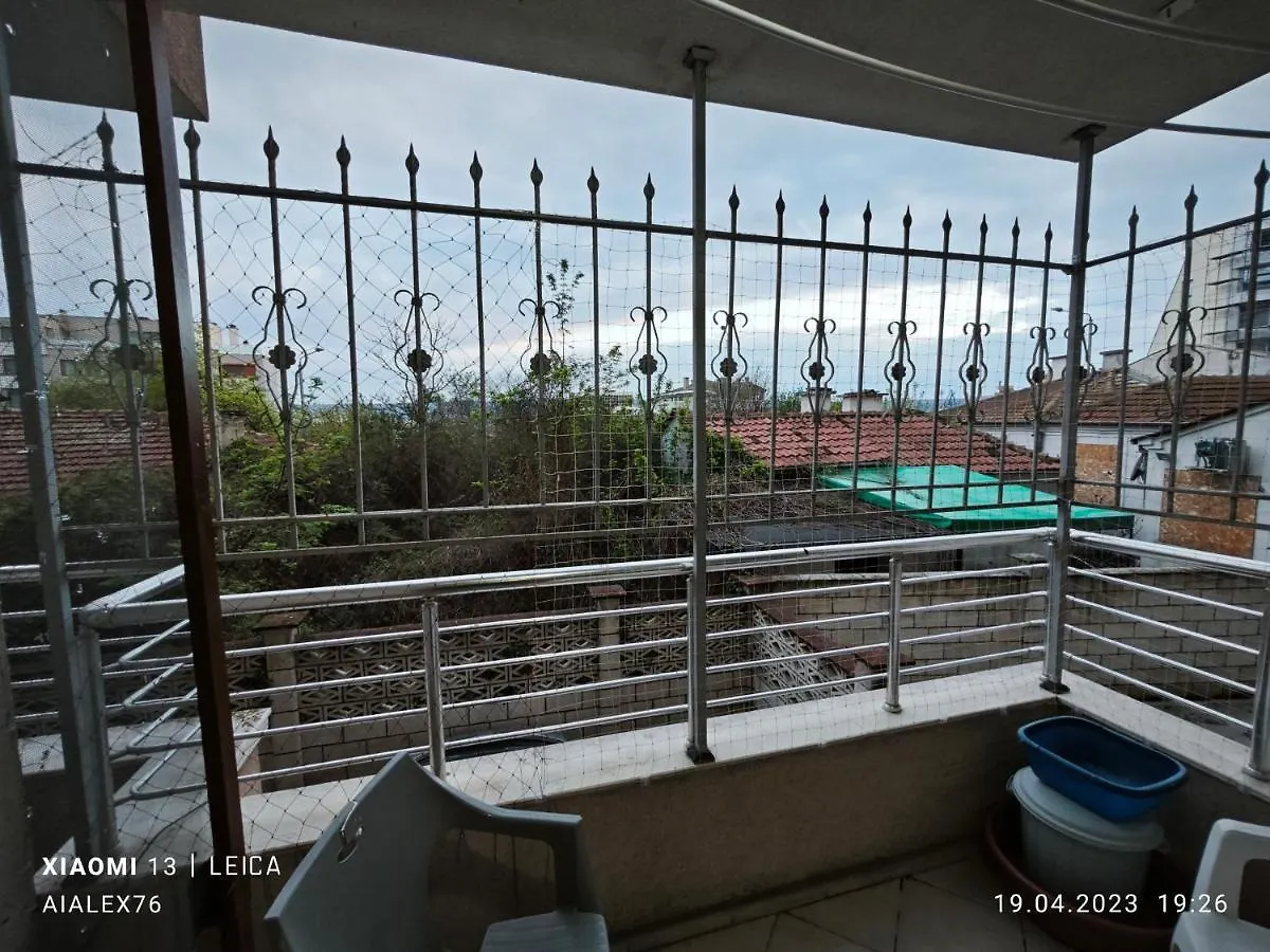 וארנה Apartment In The Center 2